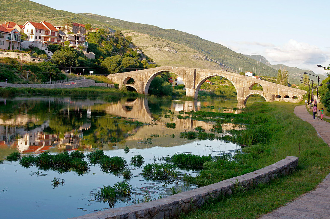 Экскурсия в Боснию и Герцеговину (Требинье, Тврдош, Грачаница)